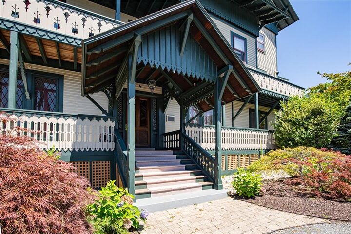 Property Photo:  35 Chastellux Avenue J  RI 02840 