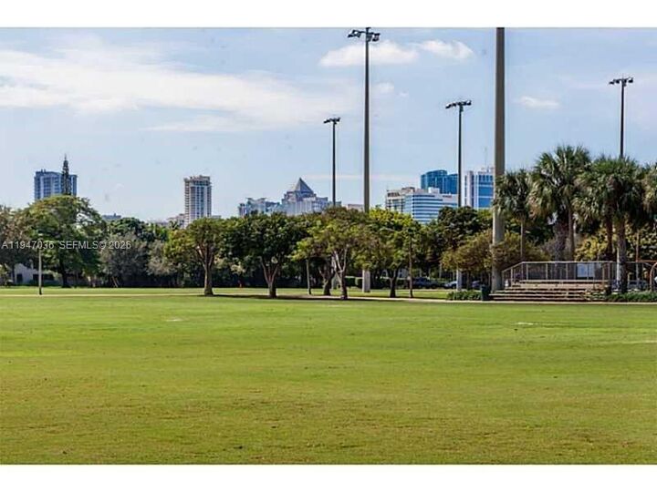 Property Photo:  744 NE 14th Ave 11  FL 33304 