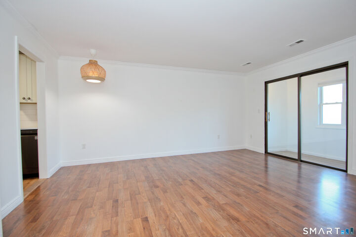 Property Photo:  83 Landing Circle 83  CT 06078 