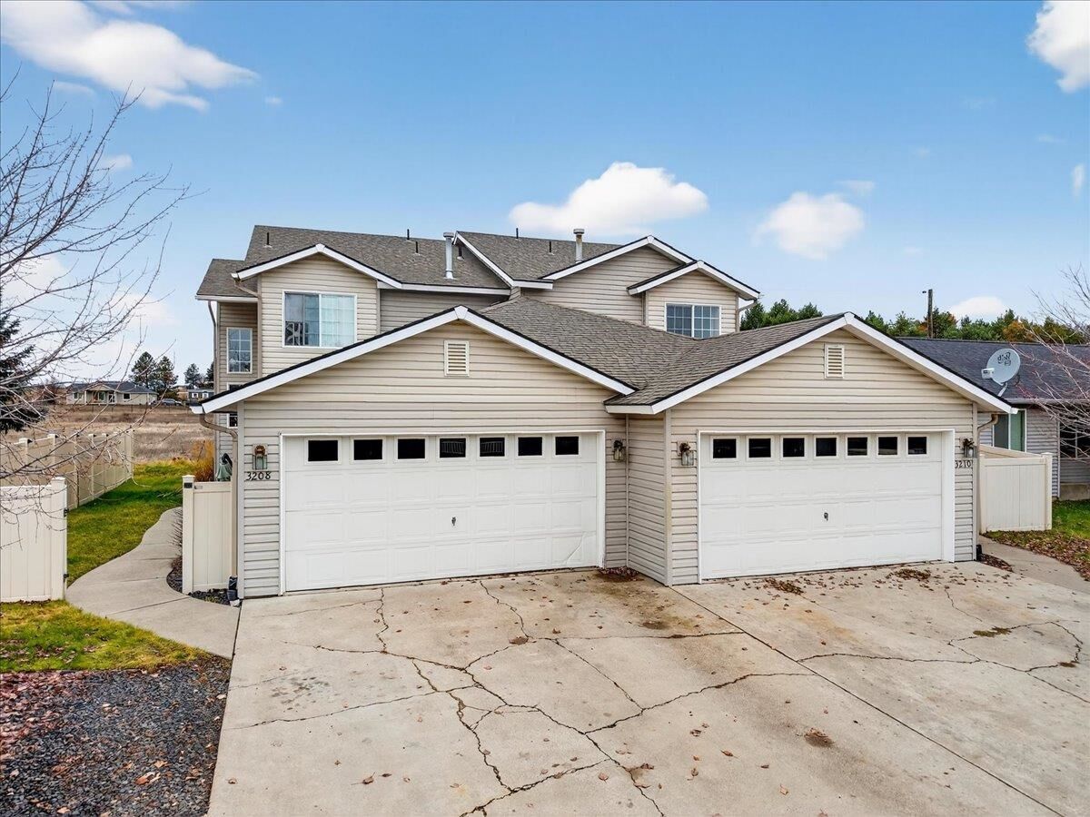Property Photo:  3208 Meadow Glen Ln 3210 Meadow Glen Ln  WA 99004 