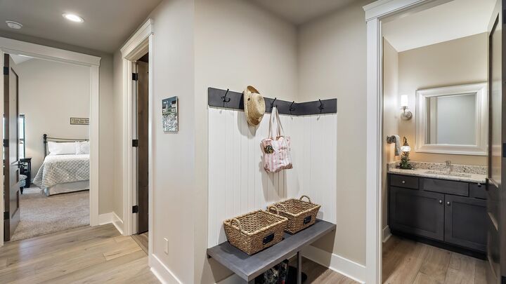 Property Photo:  18524 N Valley Rd  WA 99026 