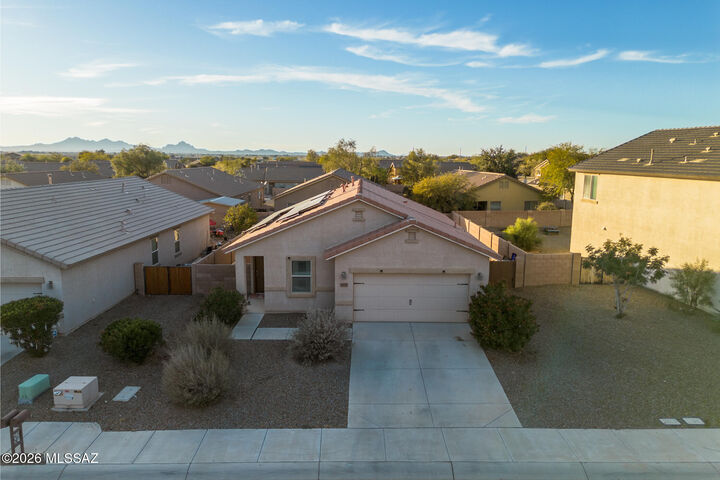 Property Photo:  14139 N Dart Point Way  AZ 85658 