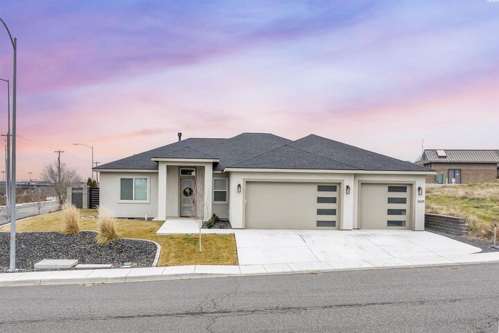 Property Photo:  3605 S Nelson St  WA 99338 