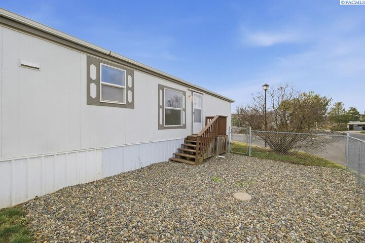 Property Photo: 260 NW Golden Hills #43 WA 99163