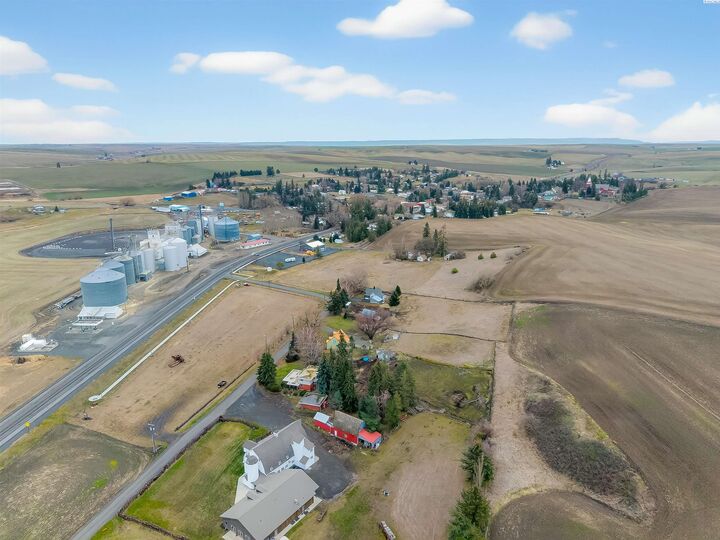 Property Photo: 409 N Parkway WA 99179