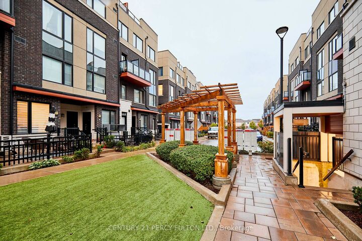 Photo de la propriété: 1555 Kingston Road 114 ON L1V 0E9