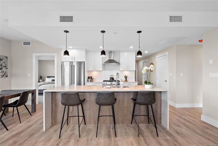 Property Photo:  2520 Hackett Cres 208  BC V8M 0C5 