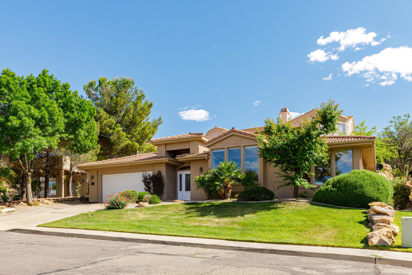 Property Photo: 2158 S Balboa Way UT 84770