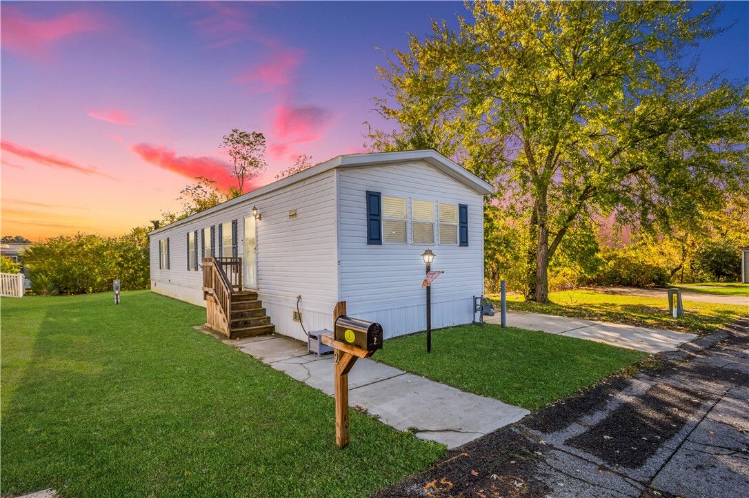 Property Photo:  2 Roundtop Drive  PA 15332 