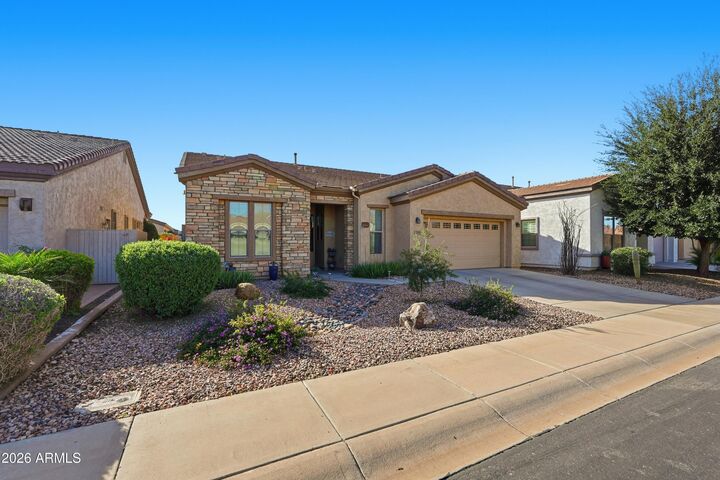 Property Photo: 4715 E Narrowleaf Drive AZ 85298