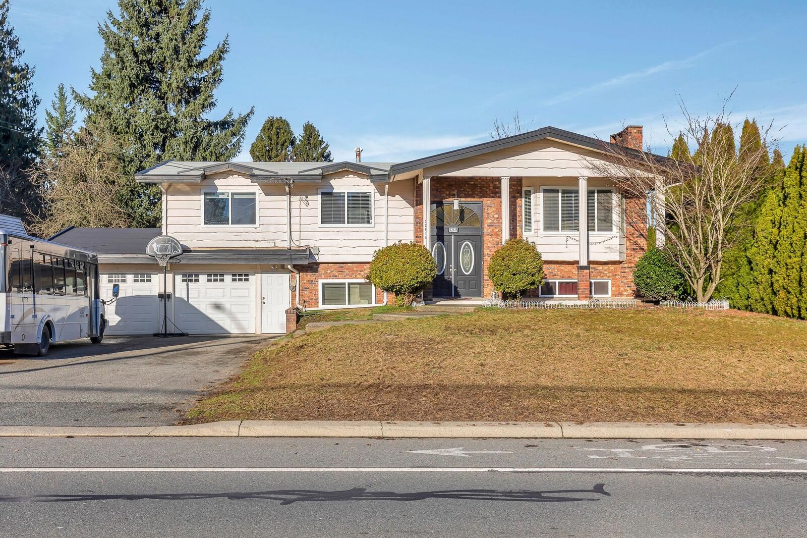 Property Photo: 32615 Bevan Avenue BC V2T 1G5