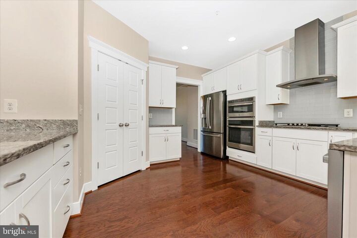 Property Photo:  10211 Travilah Grove Circle  MD 20850 