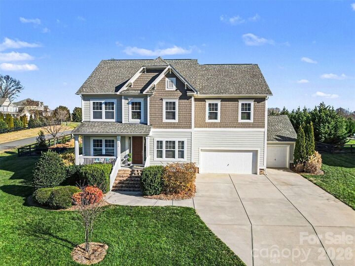 Property Photo: 114 Farm Knoll Way NC 28117