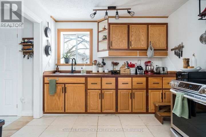 Property Photo: 1229 County Road 124 ON N0C 1M0