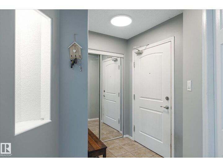 Photo de la propriété:  #101 2098 Blackmud Creek Dr SW  AB T6W 1T7 