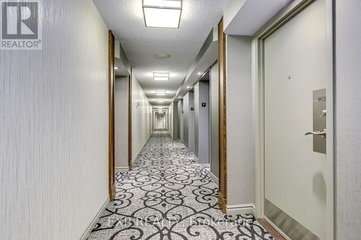 Property Photo:  350 Rathburn Drive West 901  ON L5B 3Y2 