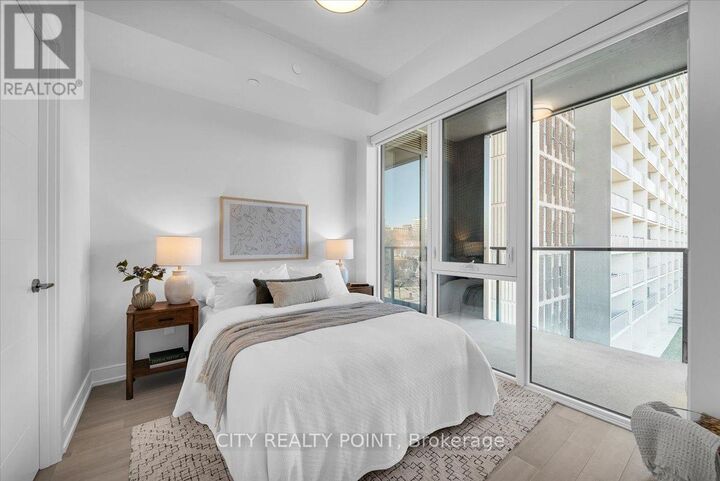 Property Photo:  664 Spadina Avenue 608  ON M5S 2H7 