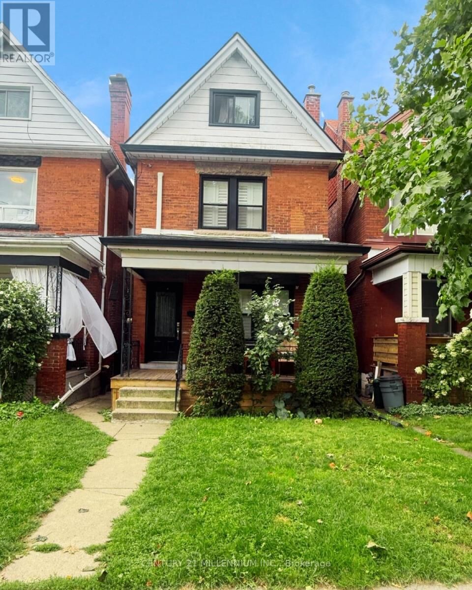 Property Photo:  237 Balsam Avenue South  ON L8M 3B9 