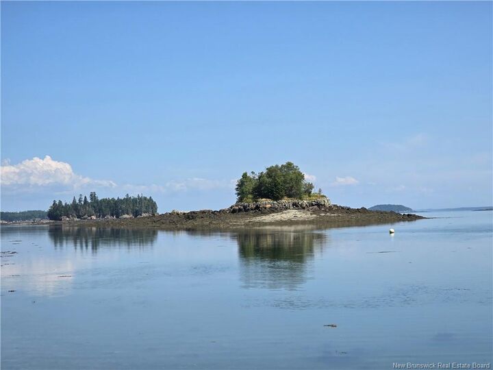 Property Photo:  Cottage Little Island  NB E5V 1L9 