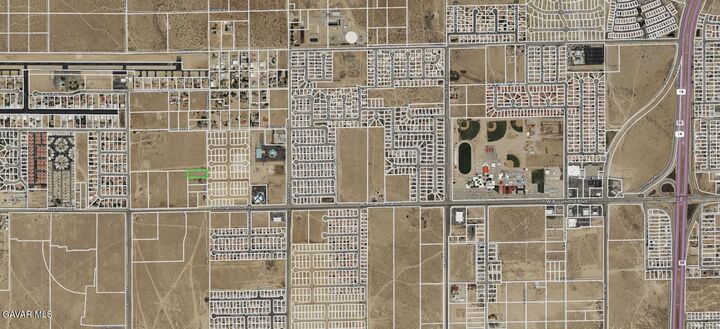 Property Photo:  3100 N Adams Street  CA 93560 