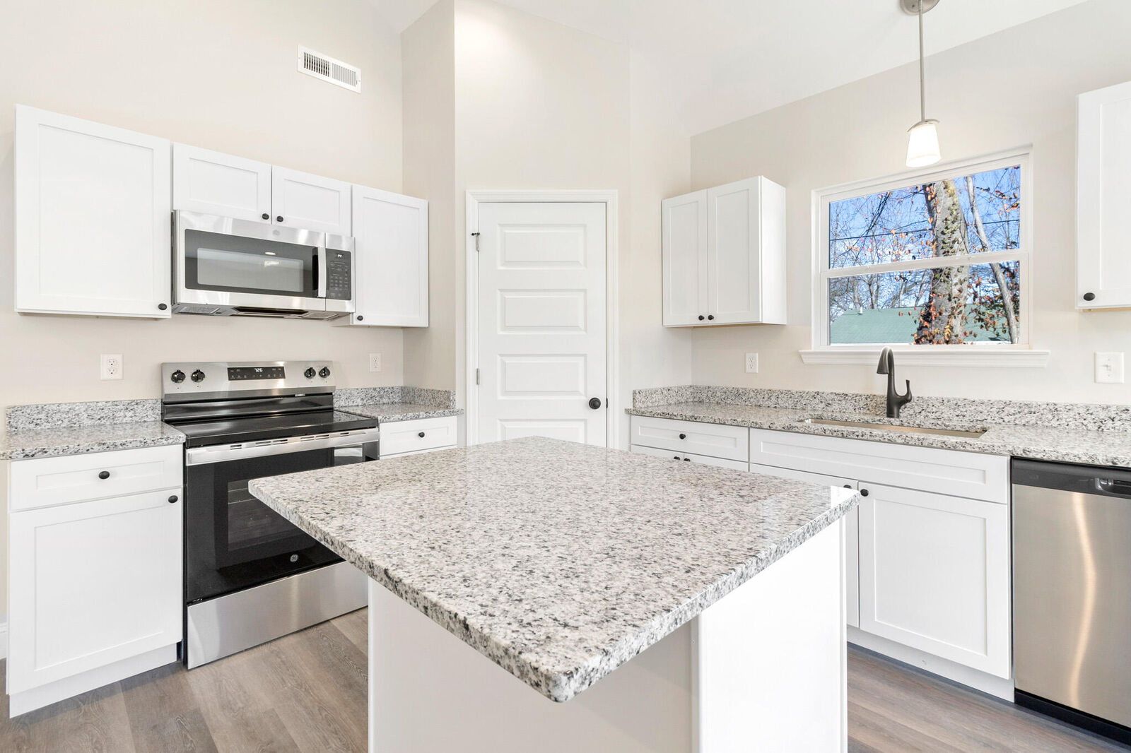 Property Photo:  250 Lang Street SE  TN 37311 