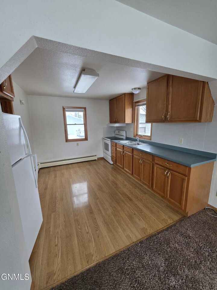 Property Photo: 911 15th Street N ND 58501