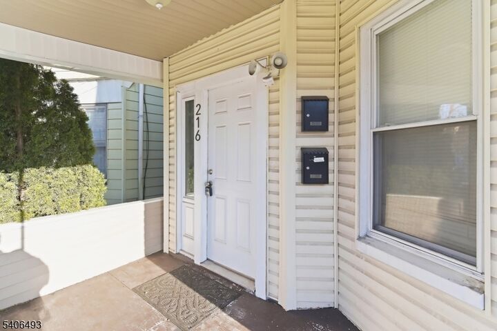 Property Photo:  216 Oakwood Ave 2  NJ 07050 