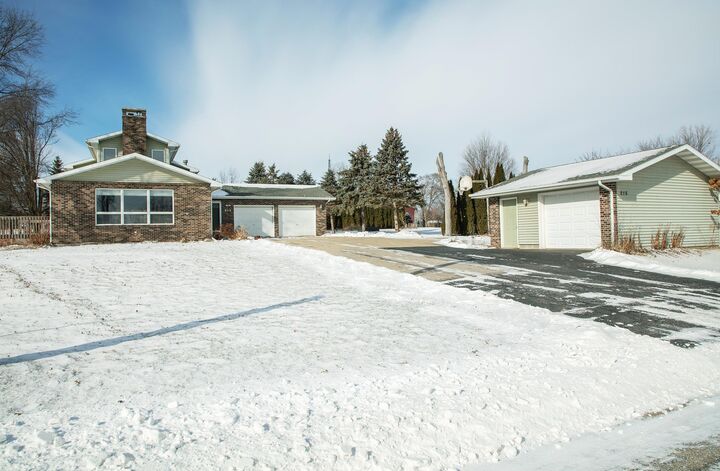 Property Photo:  215 Landmark Drive  IA 50667 