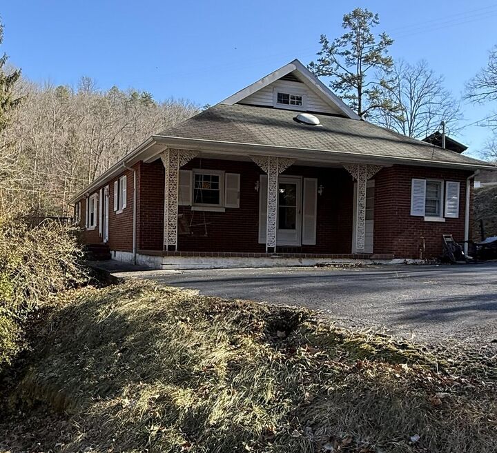 Property Photo:  130 Highway 290  KY 40447 