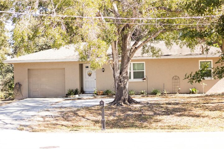 Property Photo: 901 S Lockwood Ridge Road FL 34237