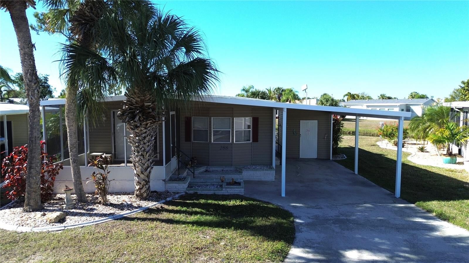 Property Photo:  2100 Kings Highway 288  FL 33980 