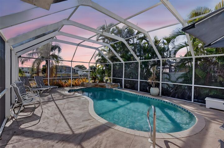 Property Photo:  21277 Edgewater Drive  FL 33952 