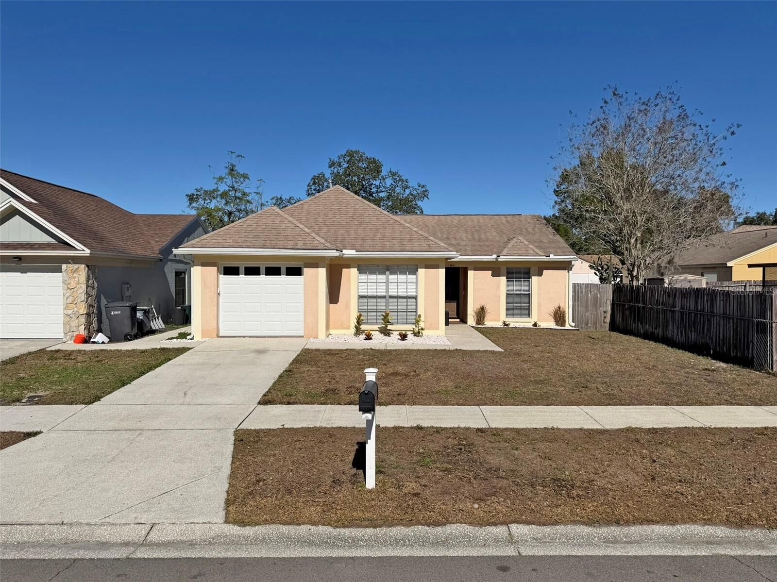 Property Photo:  8518 Misty River Court  FL 33637 