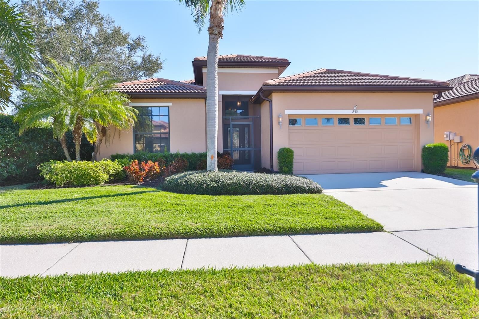 Property Photo:  250 Silver Falls Drive  FL 33572 