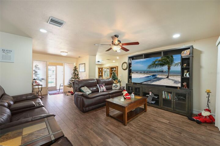 Property Photo:  4240 Perth Court  FL 33903 