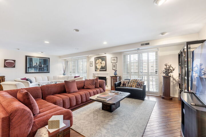 Property Photo: 1220 Rudolph Road 3H IL 60062