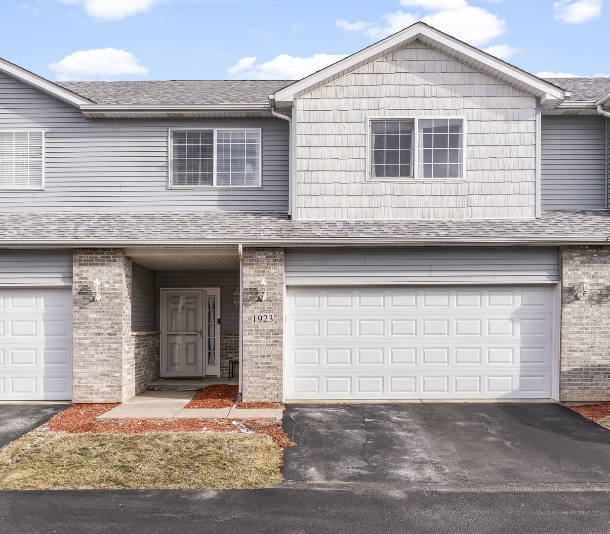 Property Photo:  1923 Waters Edge Drive  IL 60447 