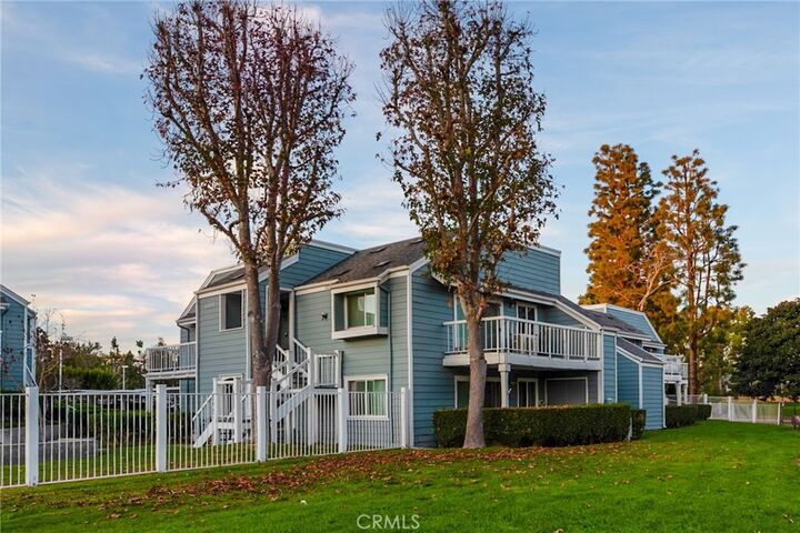 Property Photo:  6004 Bixby Village Drive 22  CA 90803 