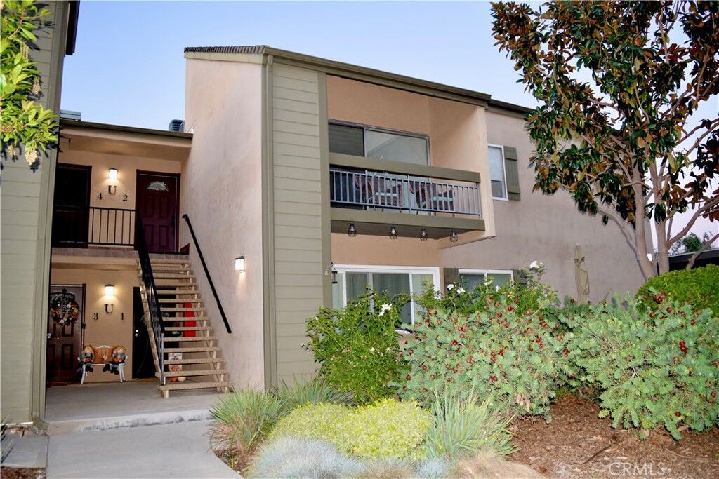 Property Photo:  24525 W Trevino Drive U2  CA 91355 