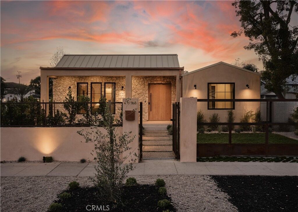 Property Photo:  4605 Tobias Avenue  CA 91403 