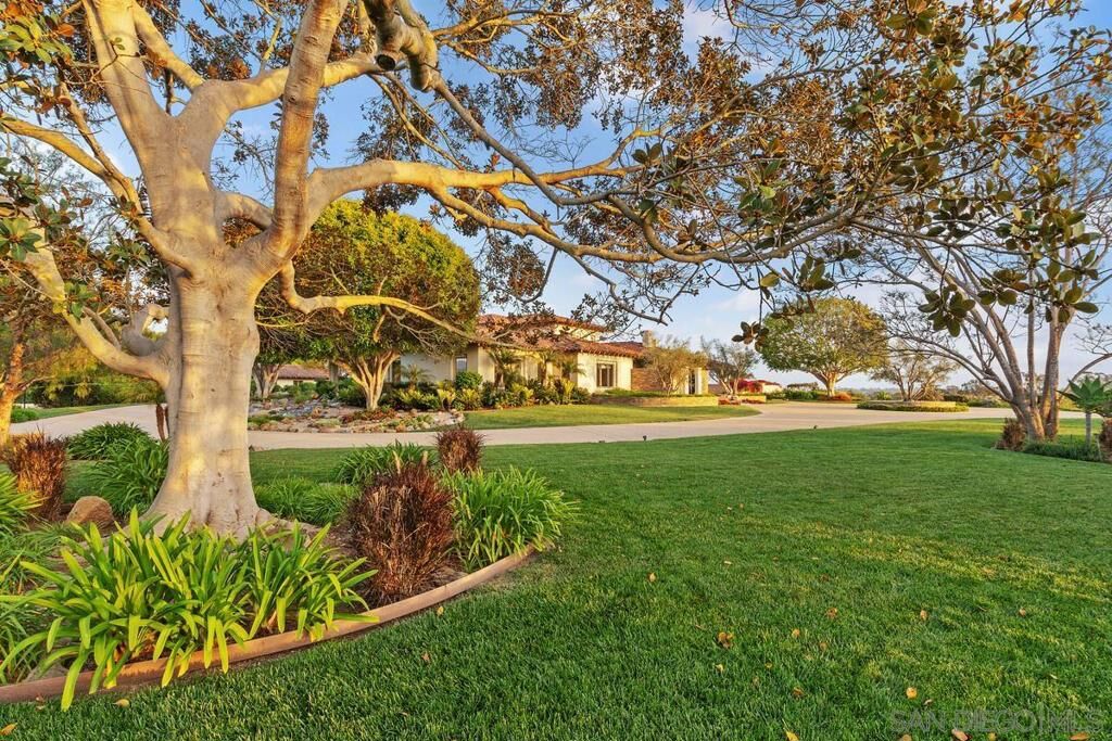 Property Photo: 18383 Colina Fuerte CA 92067