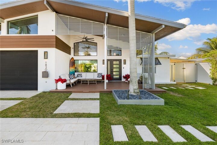 Property Photo: 1820 Holiday Lane FL 34104