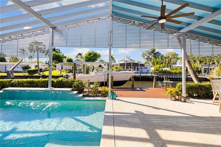 Property Photo:  1820 Holiday Lane  FL 34104 