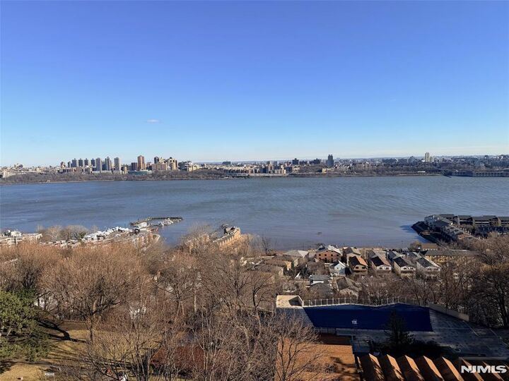 Property Photo:  2 Horizon Road 1030  NJ 07024 