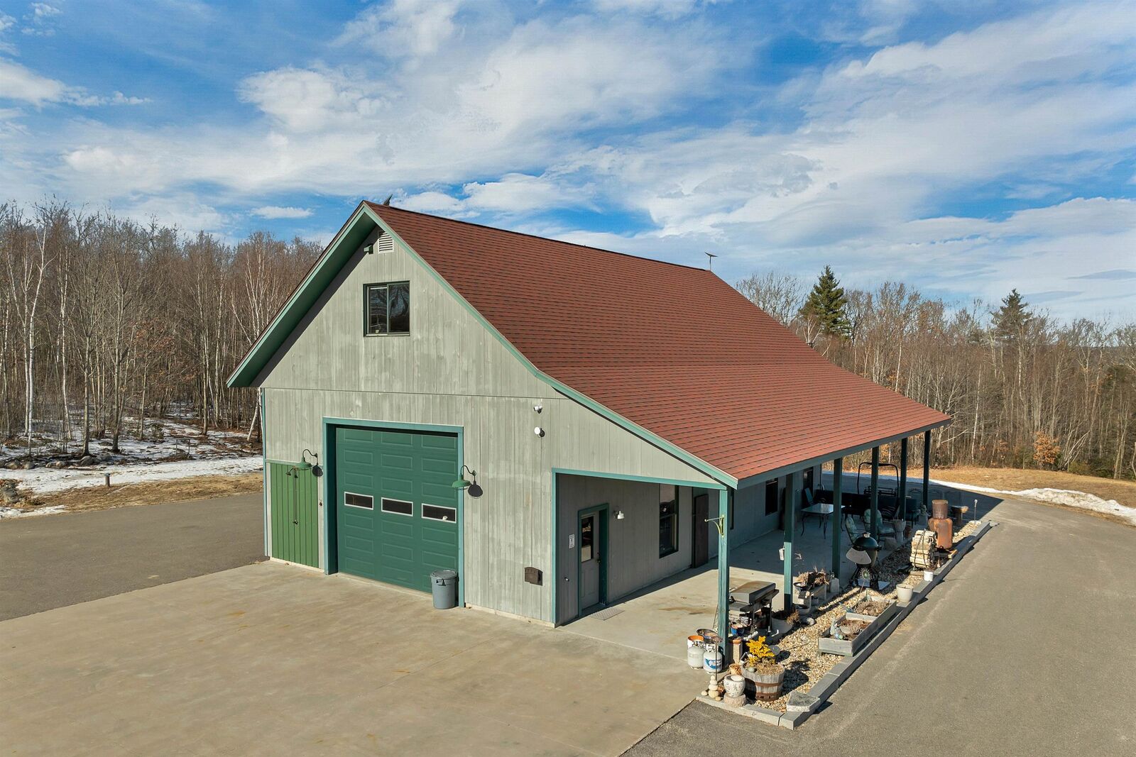 Property Photo:  34 Stable Road  NH 03055 