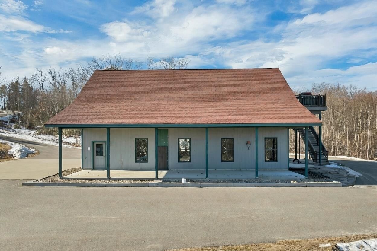 Property Photo:  34 Stable Road  NH 03055 