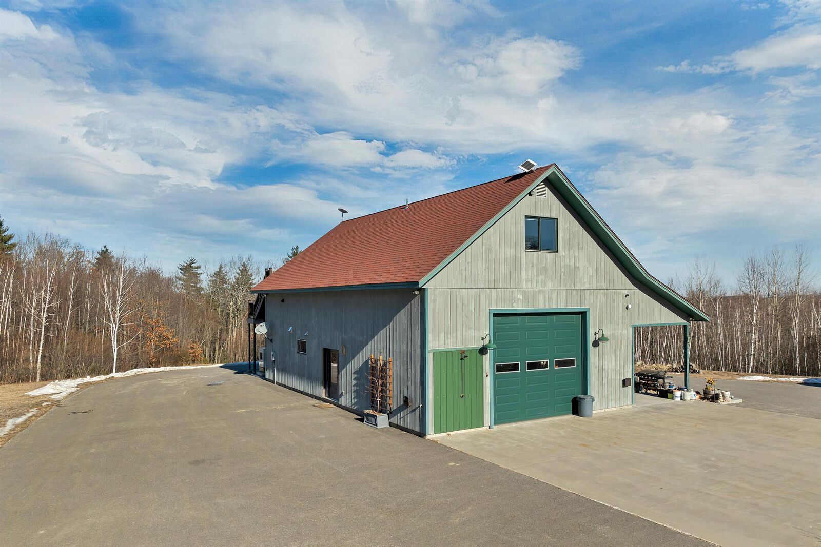 Property Photo:  34 Stable Road  NH 03055 