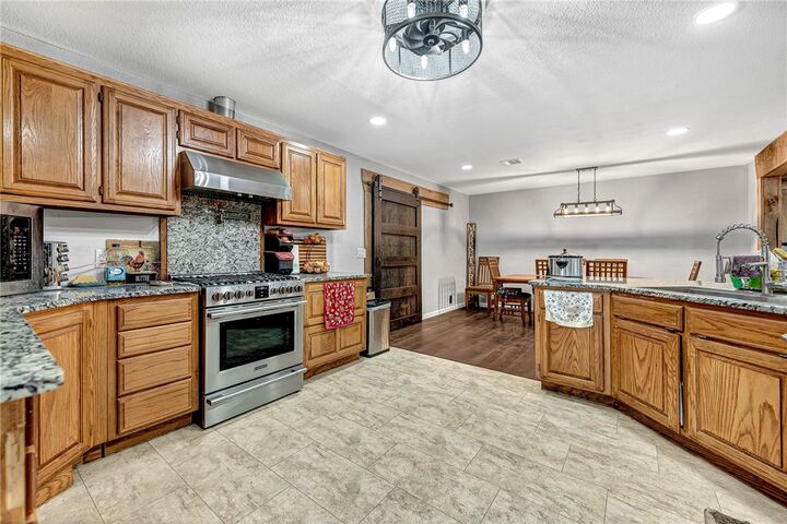 Property Photo: 13751 E Ventris Road AR 72732