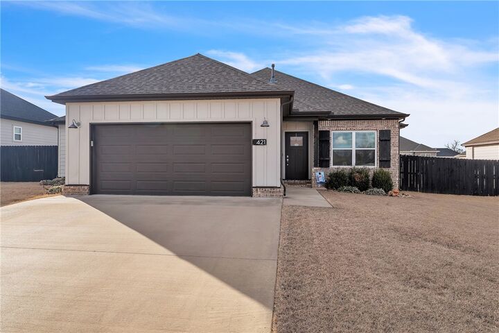 Property Photo: 421 N Otoe Street AR 72730