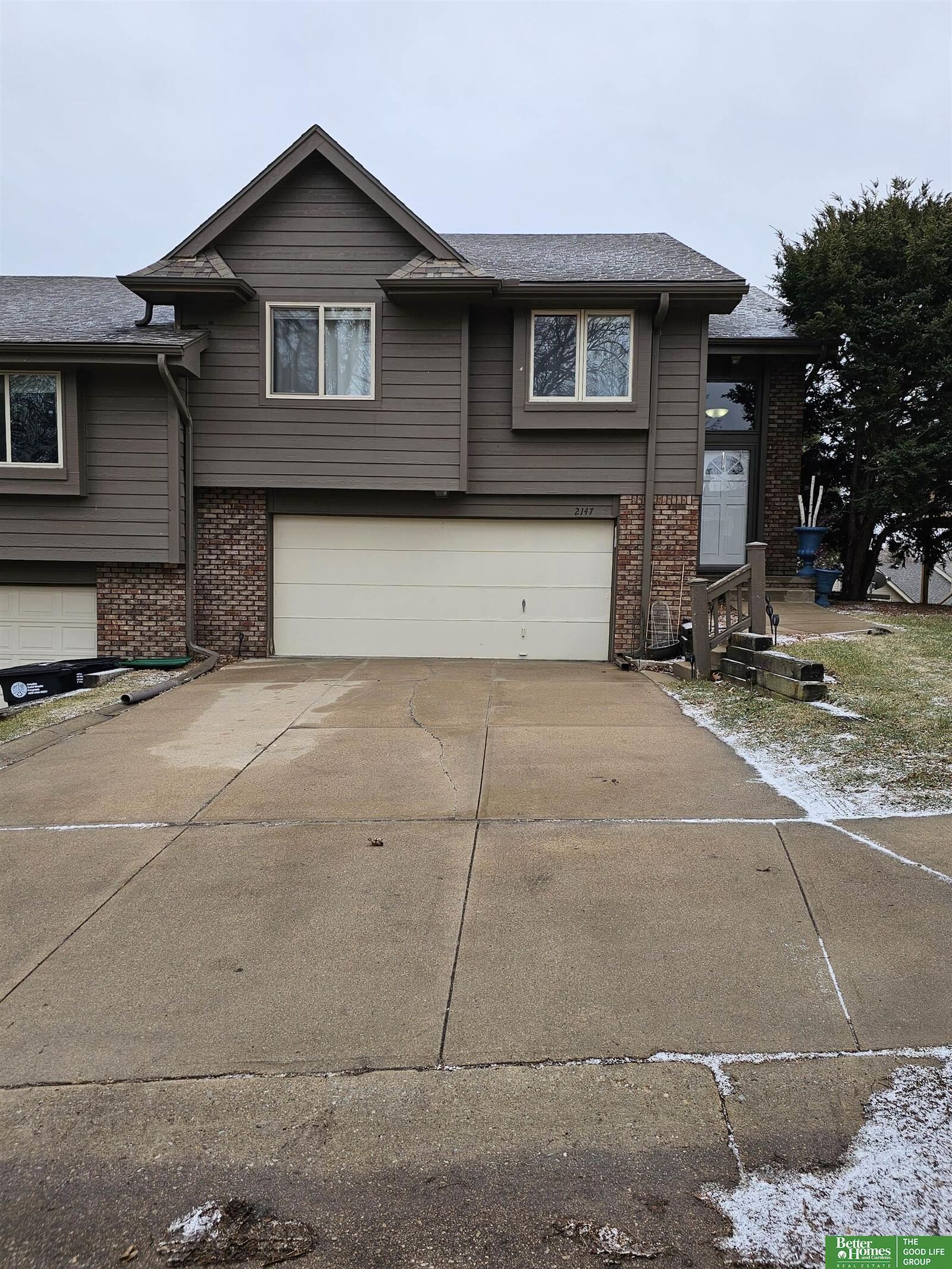 Property Photo:  2147 N 121 Street  NE 68164 